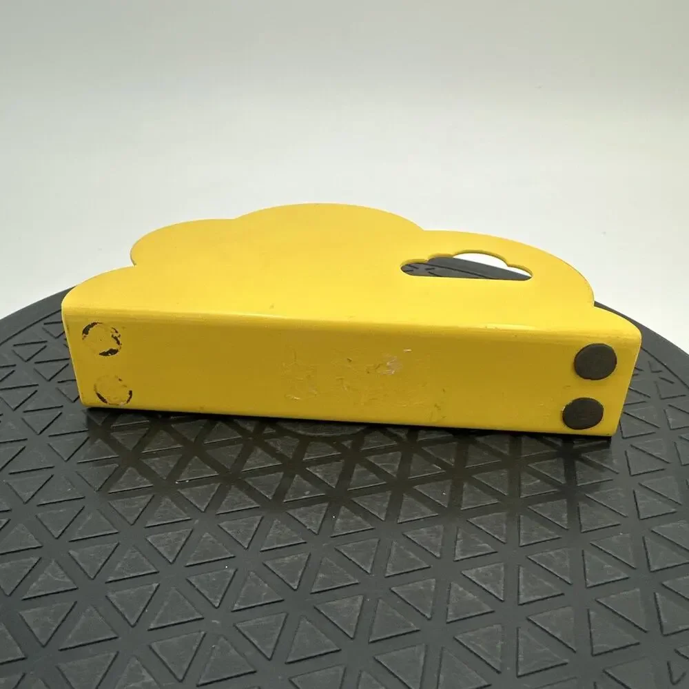 Vintage Yellow Cloud Napkin Letter Mail Holder Rymlig 90s Metal Retro Chic